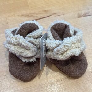 NWT Zutano Booties Size 3M Color Mocha Heather